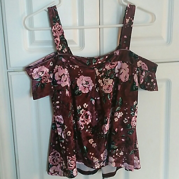 Top - Picture 2 of 4